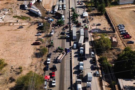 Bloqueos carreteros frenan la cadena logística y ponen en riesgo exportaciones